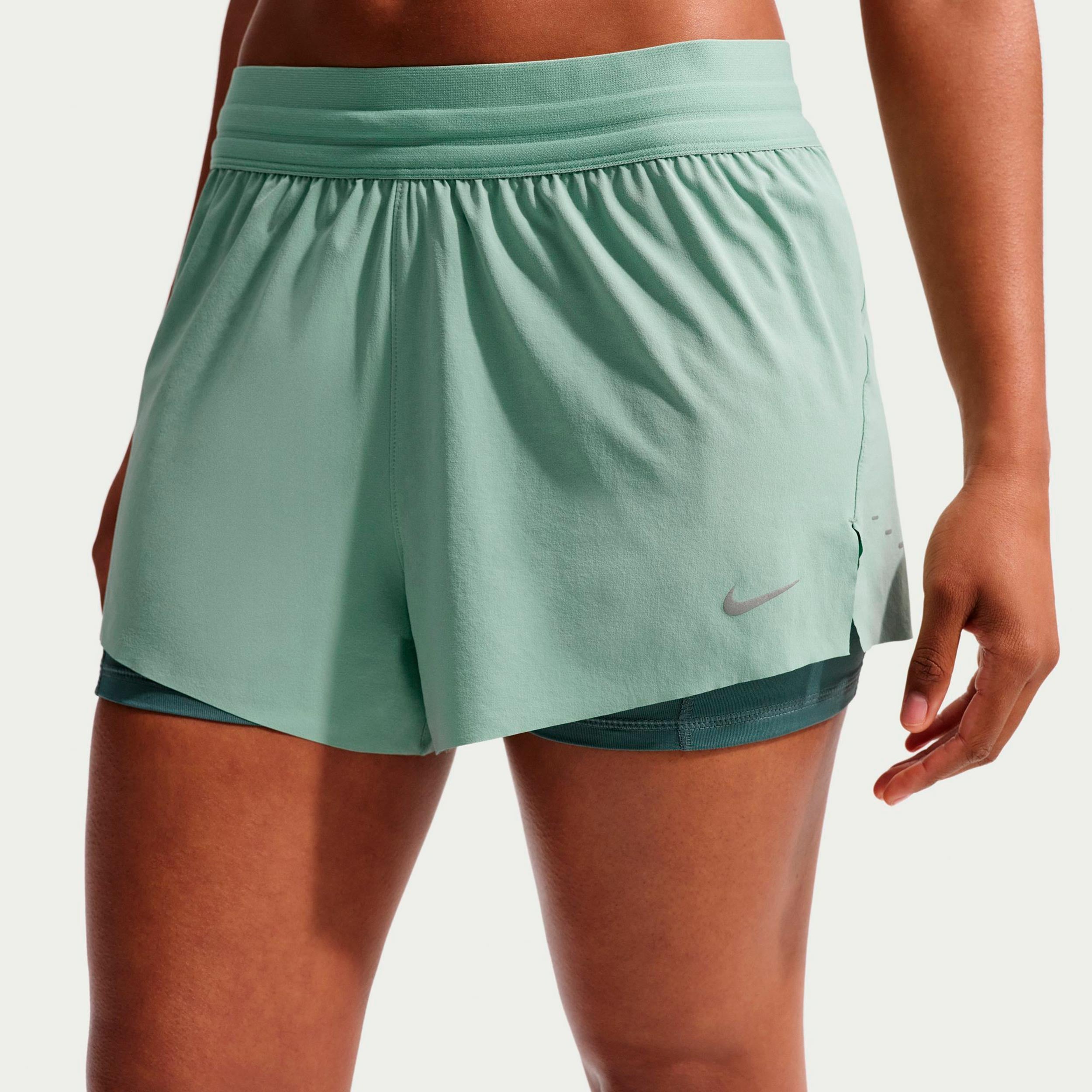 Nike Swift Running shorts Women - light green, silver