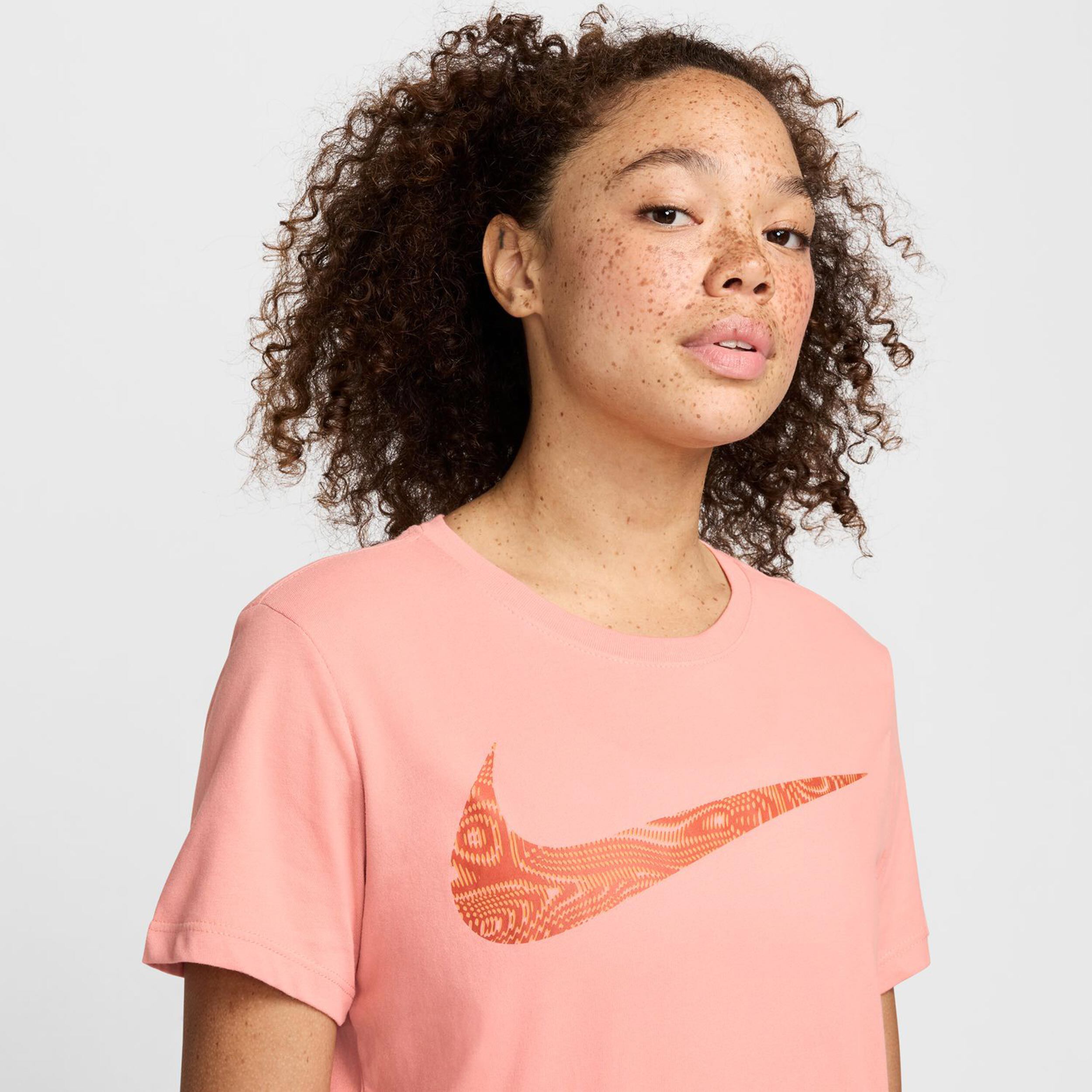Short t shirt nike clearance