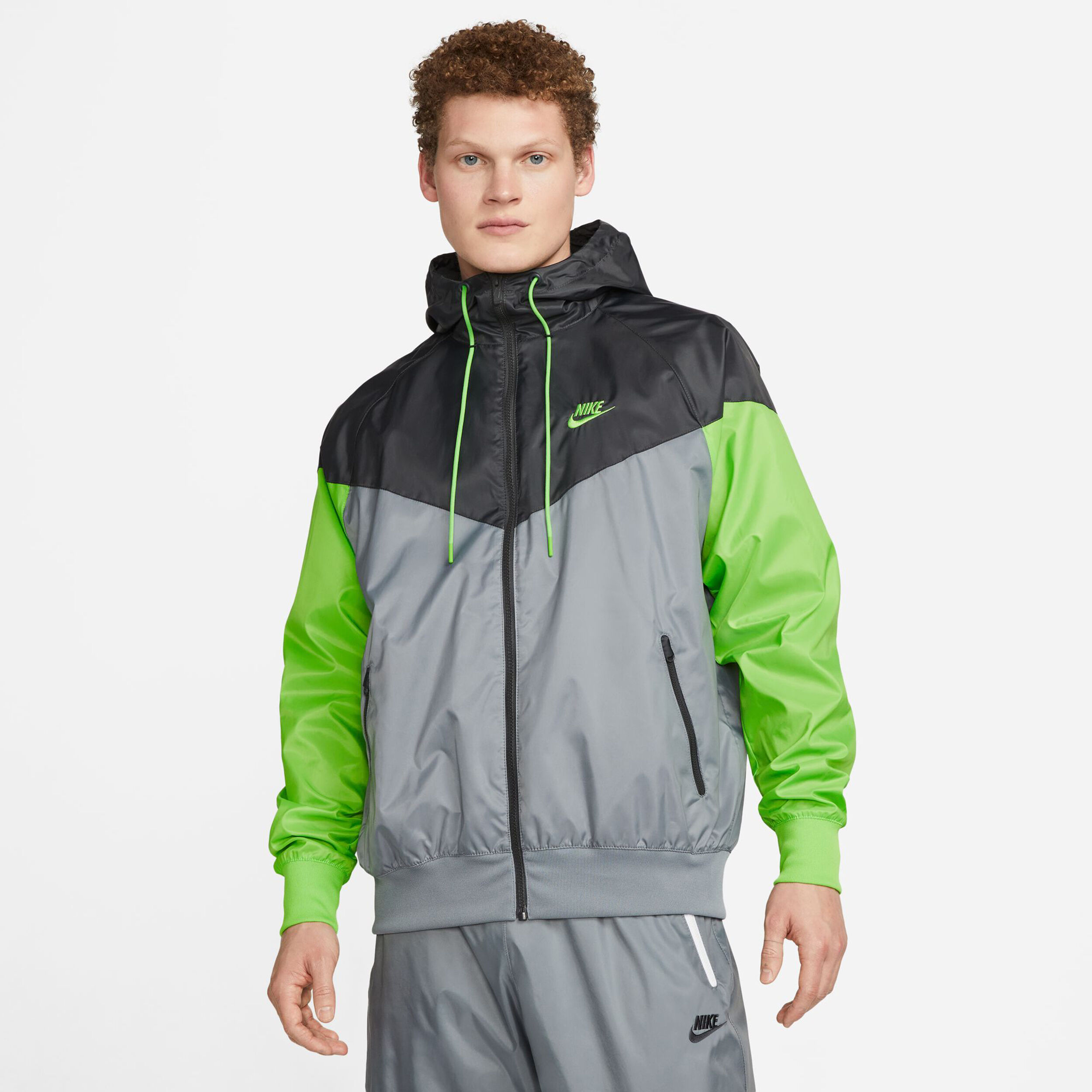 Sportswear Heritage Essential Windrunner Training Jacket Men Grey Neon Green