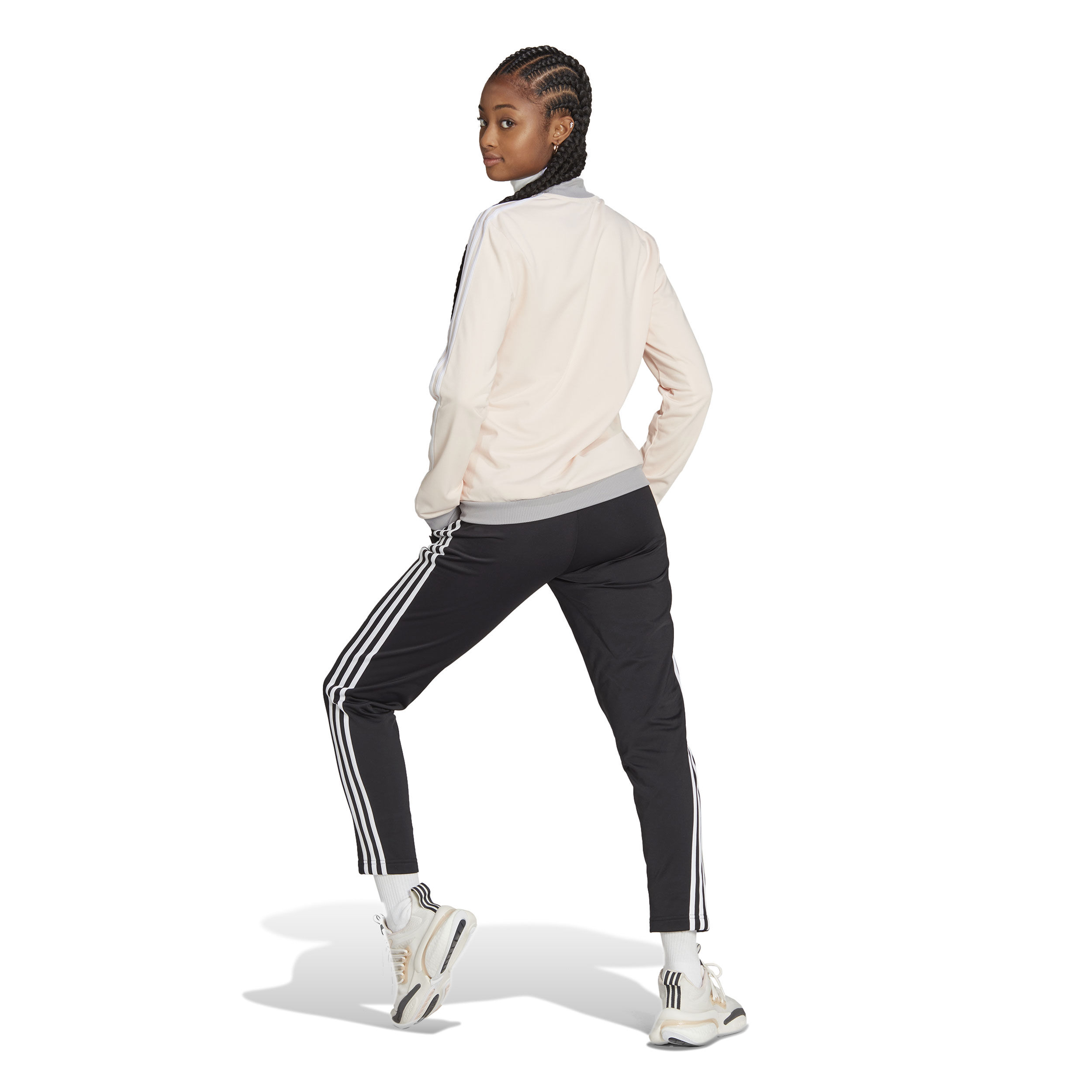 Female clearance adidas tracksuit