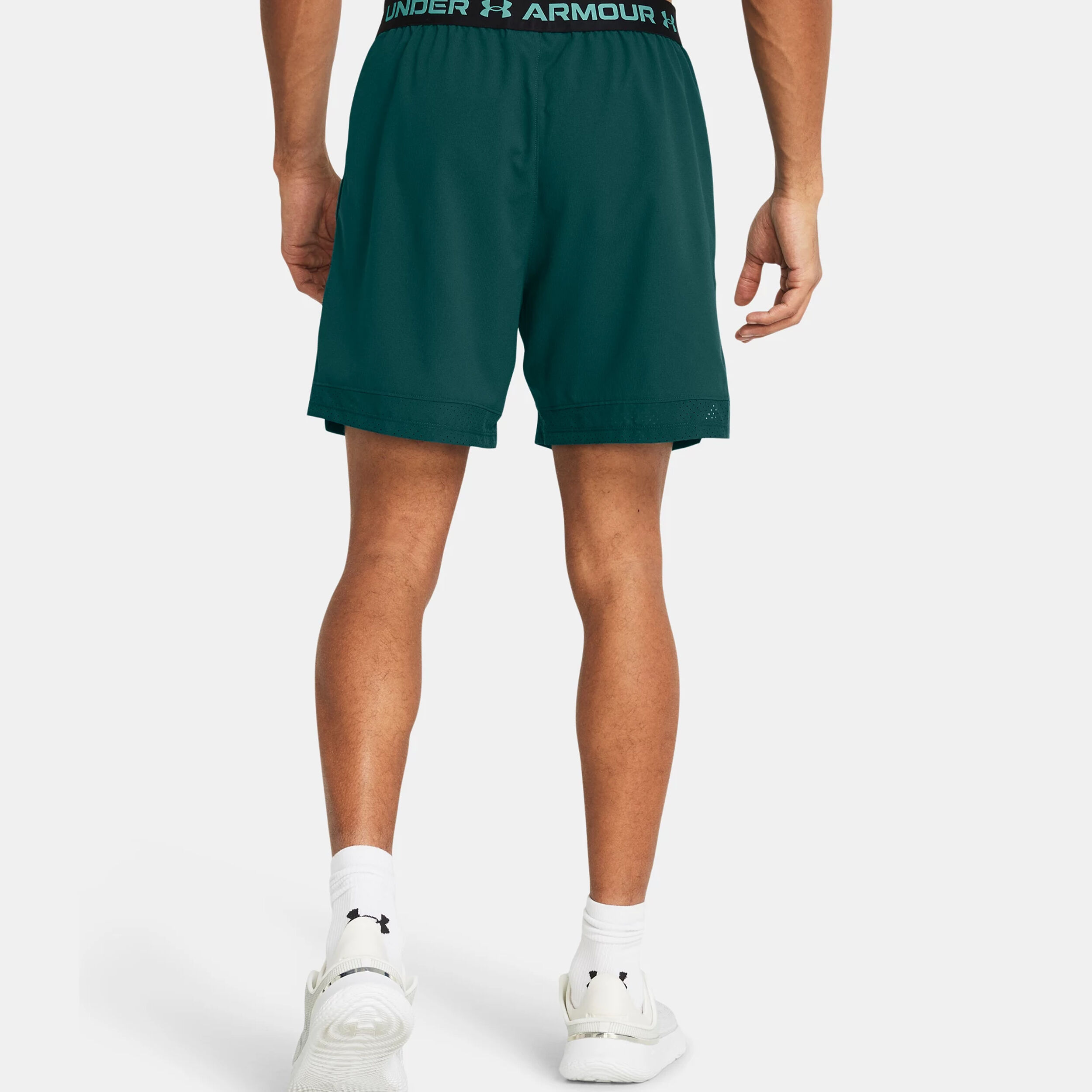 Buy Under Armour Vanish Woven 6in Shorts Men Dark Green online Tennis Point UK