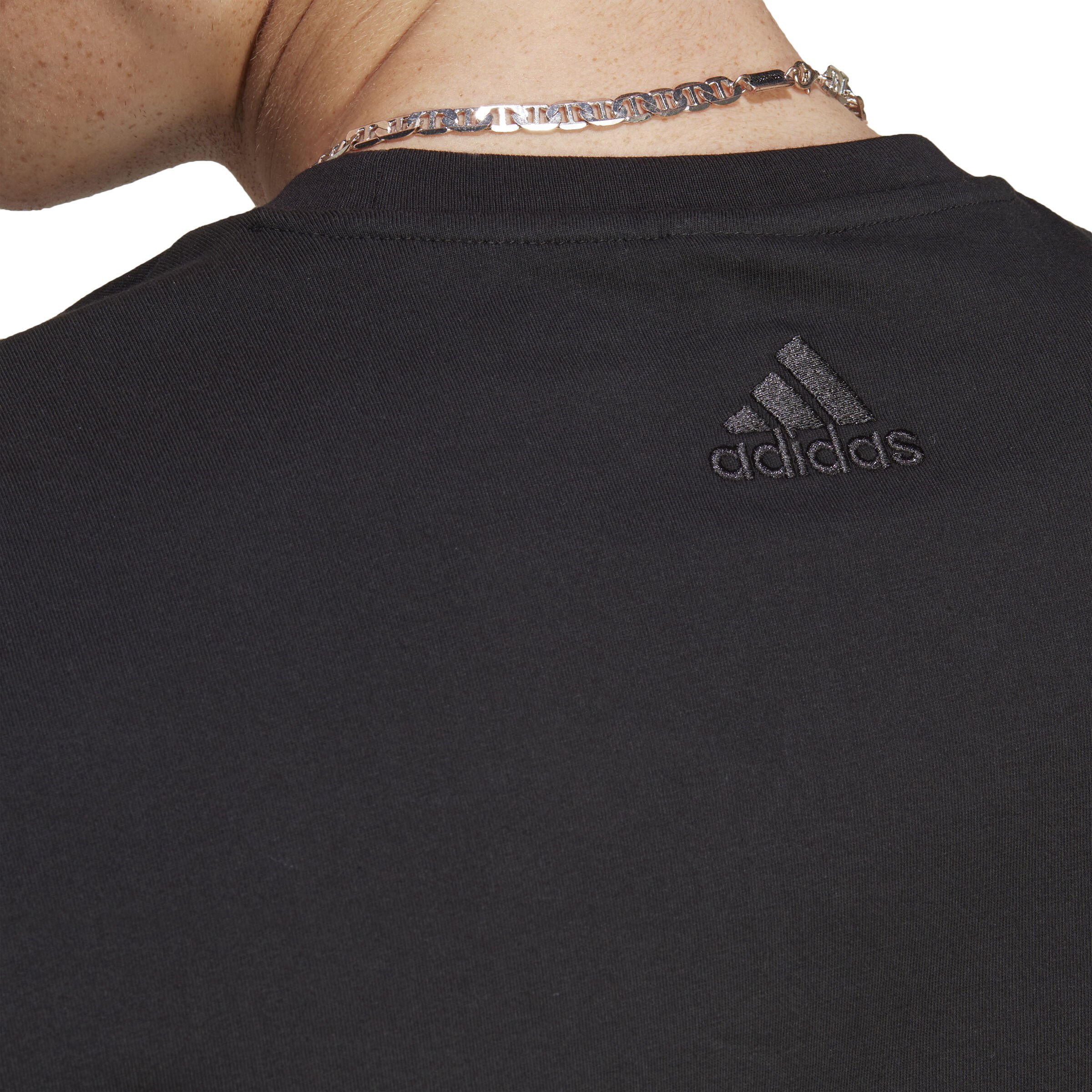 Buy adidas Essentials Single Jersey Big Logo T Shirt Men Black White online Tennis Point UK