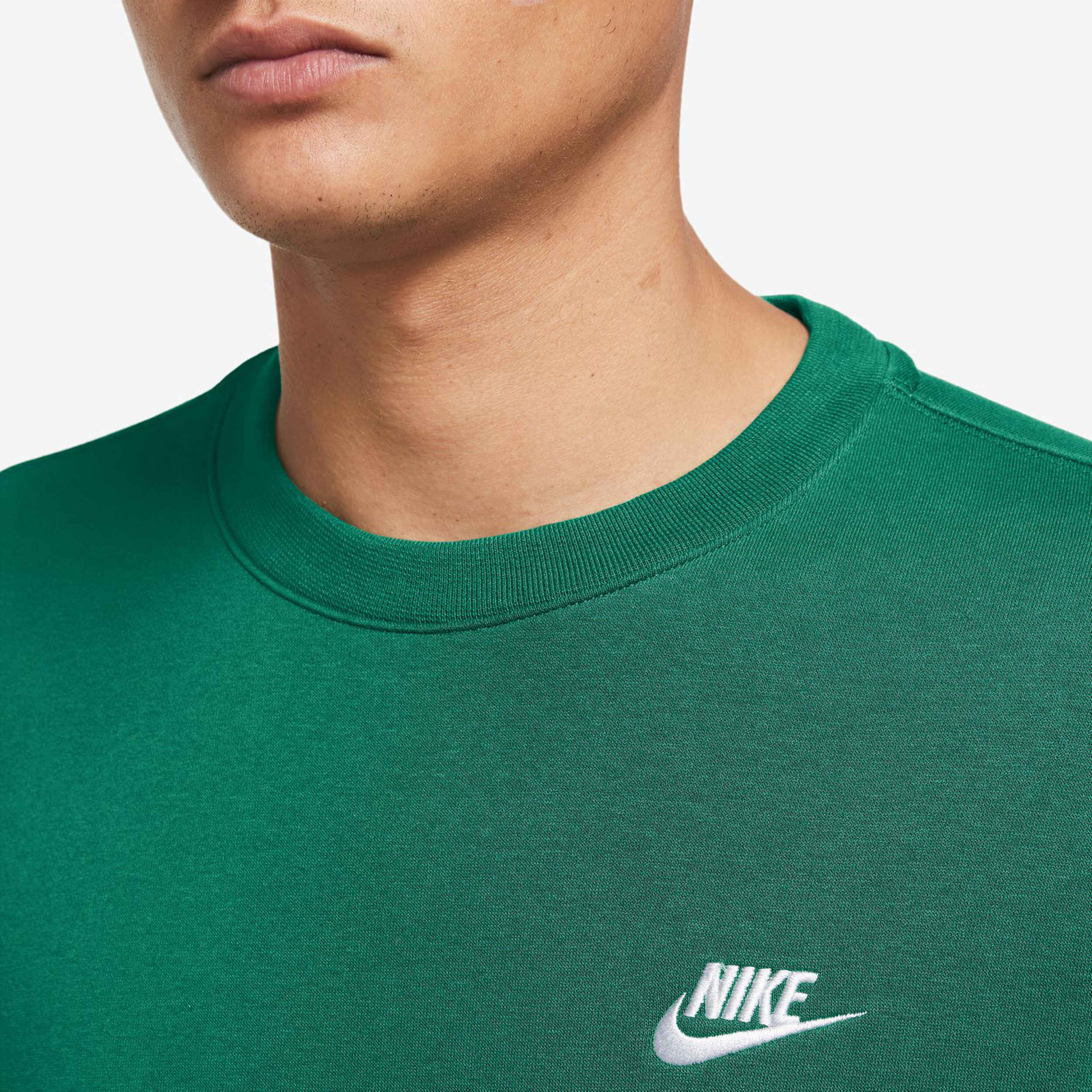 Buy Nike Club Sweatshirt Men Green online Tennis Point UK