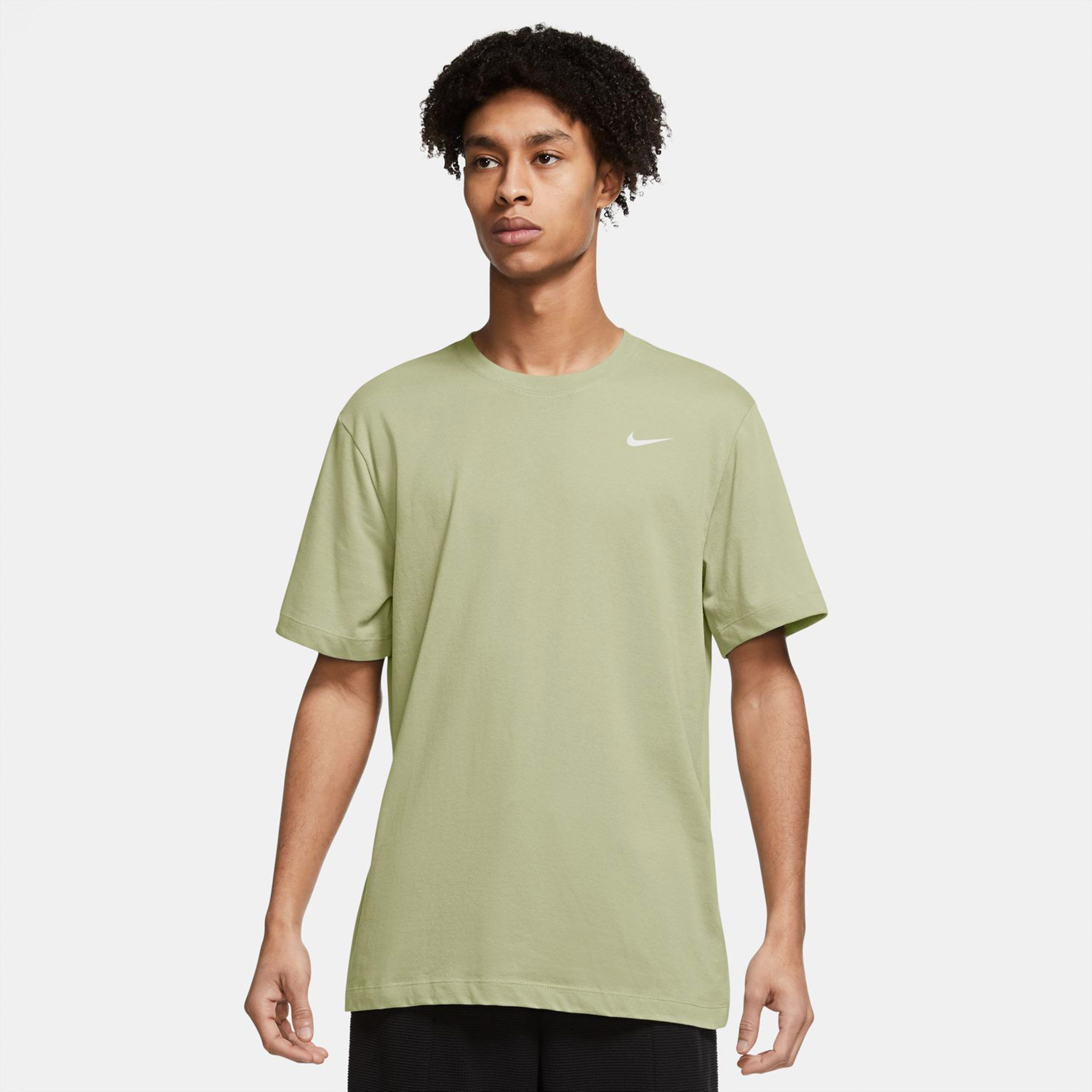 Olive green nike shirt deals