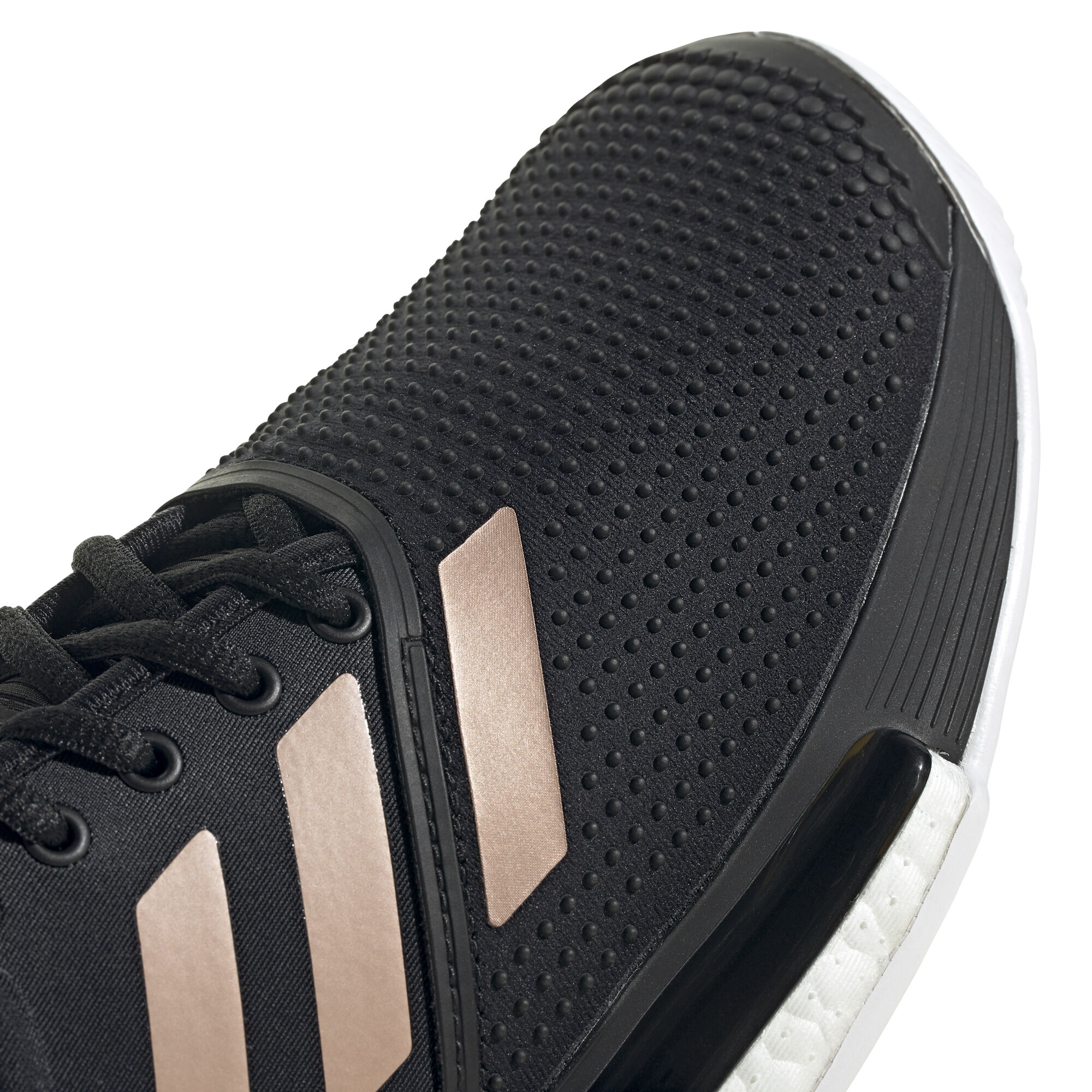 Black and gold hot sale tennis shoes womens
