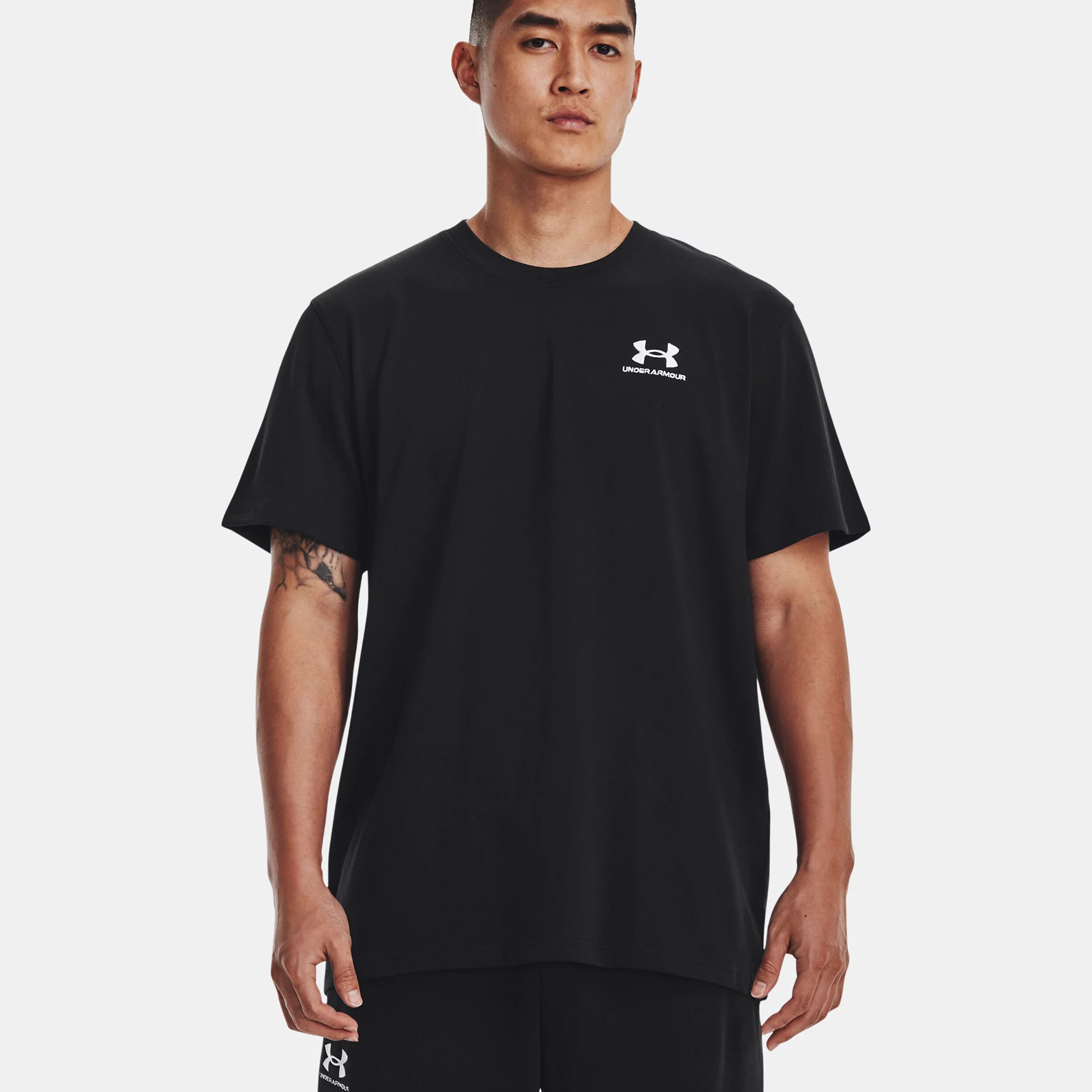 Under armour shirts with pockets 2025