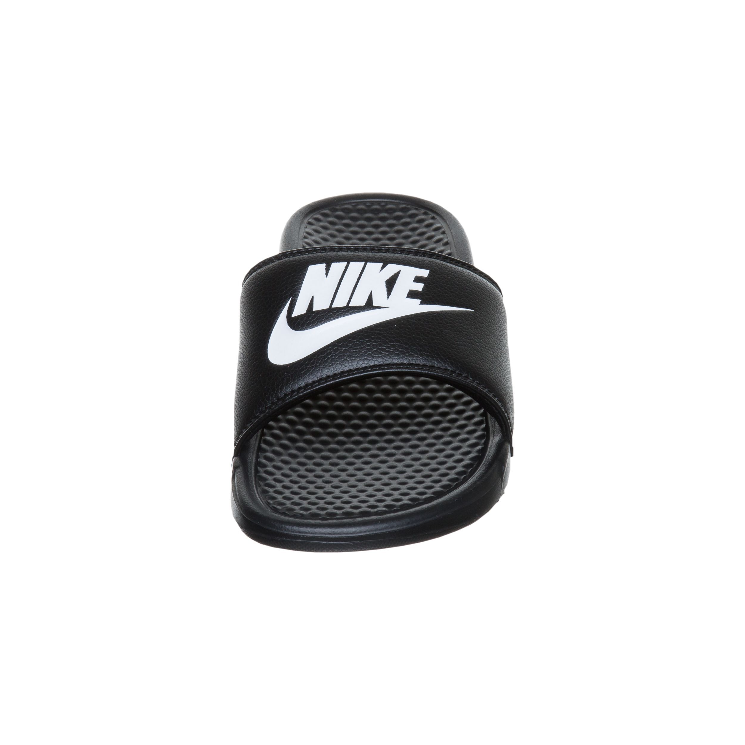 Nike benassi tennis shoes discount