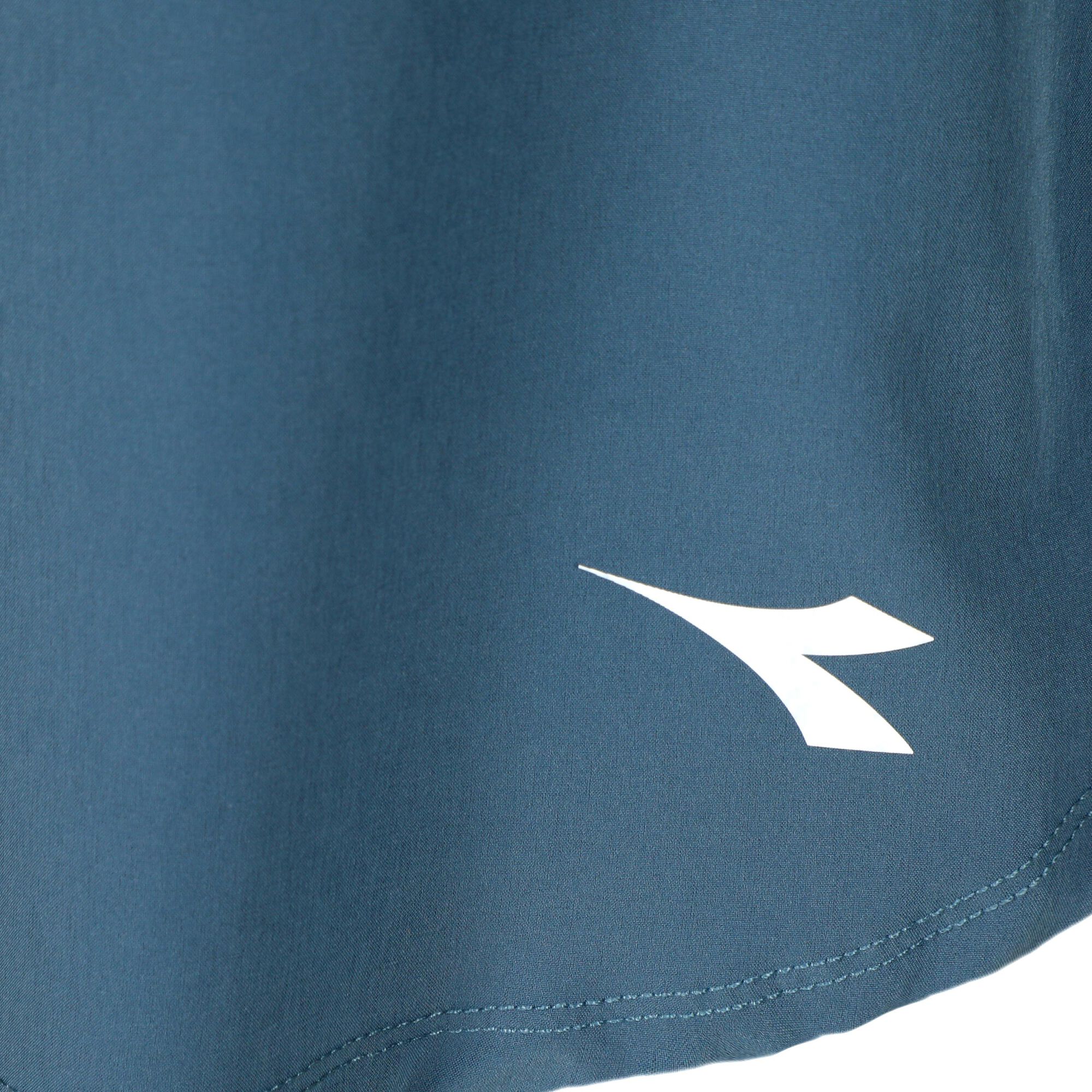 Diadora