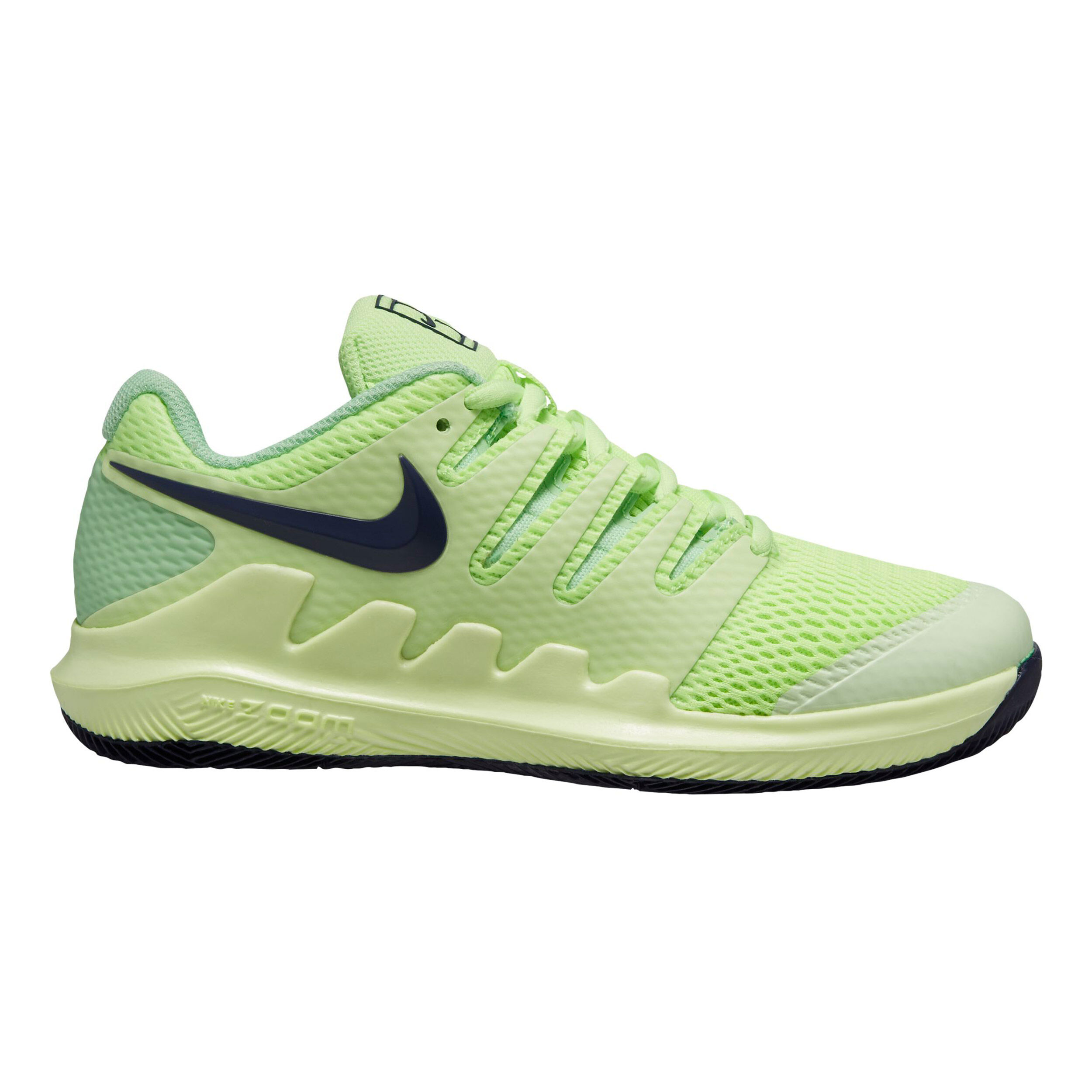 Junior tennis shop shoes nike