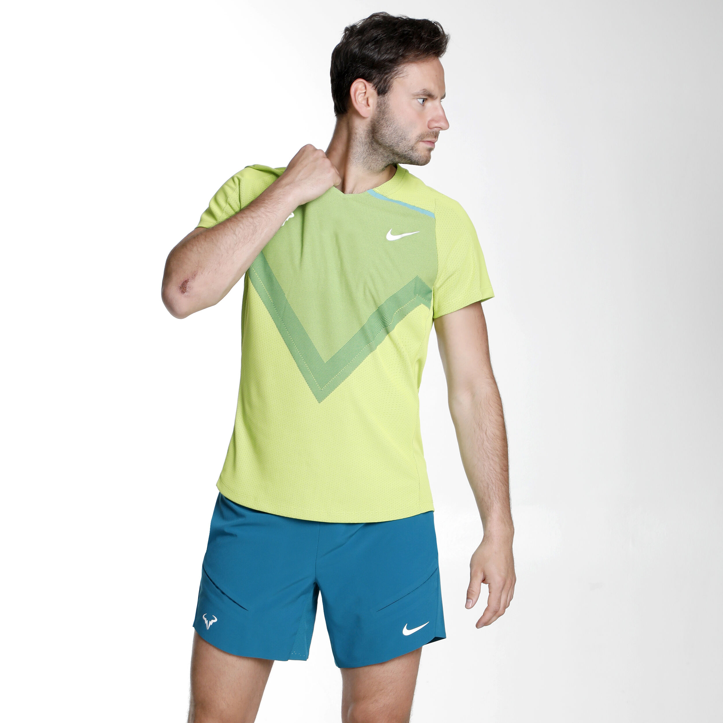 Buy Nike Rafael Nadal Court Advantage Dri Fit T Shirt Men Green online Tennis Point UK
