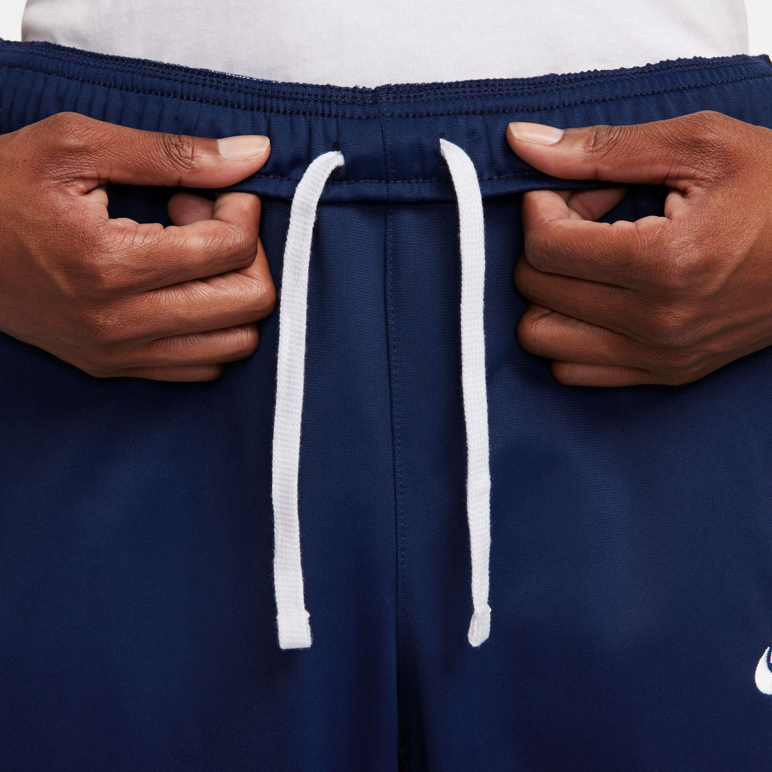 Buy Nike Club Tracksuit Men Dark Blue White online Tennis Point UK