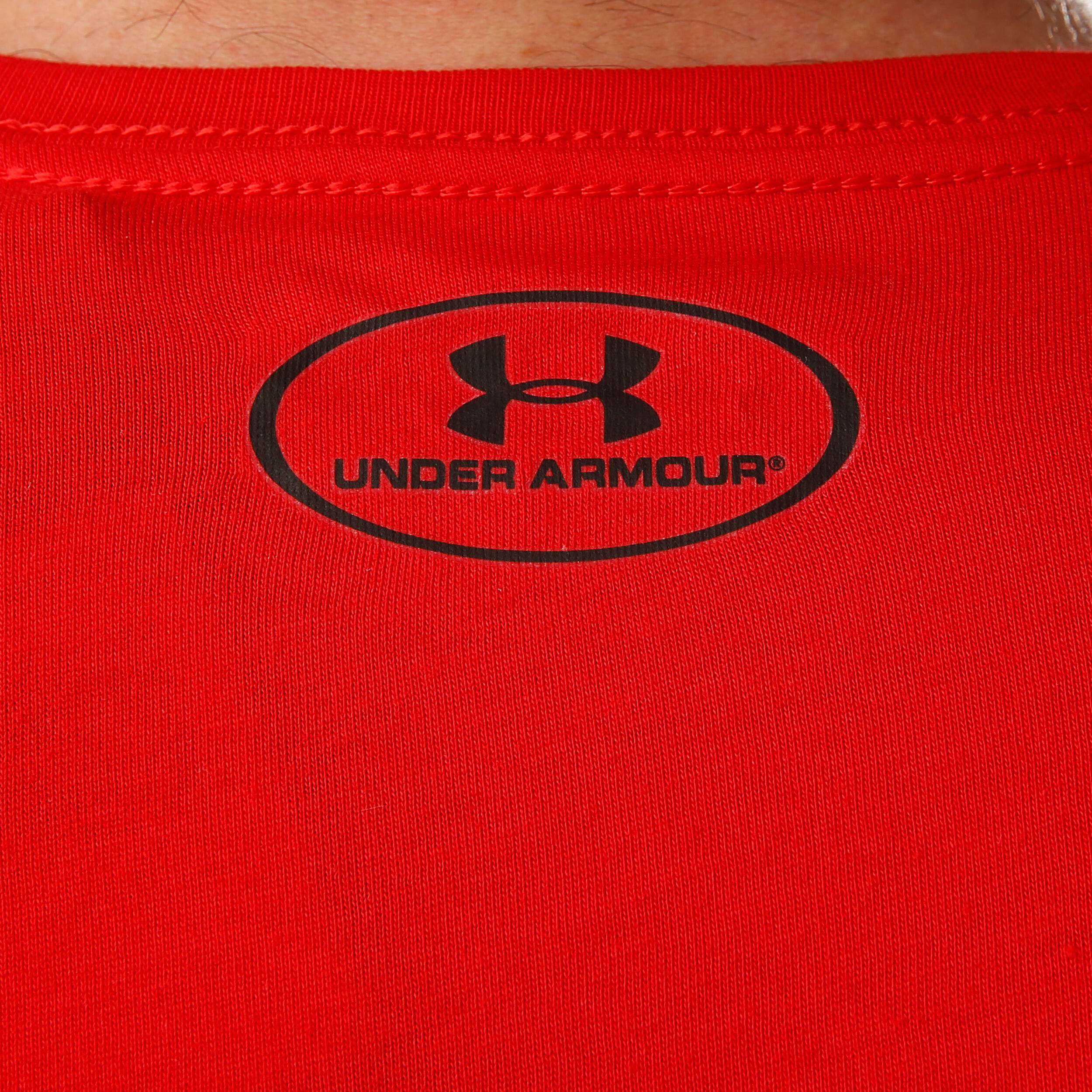 Under armour logo 2025 on left chest