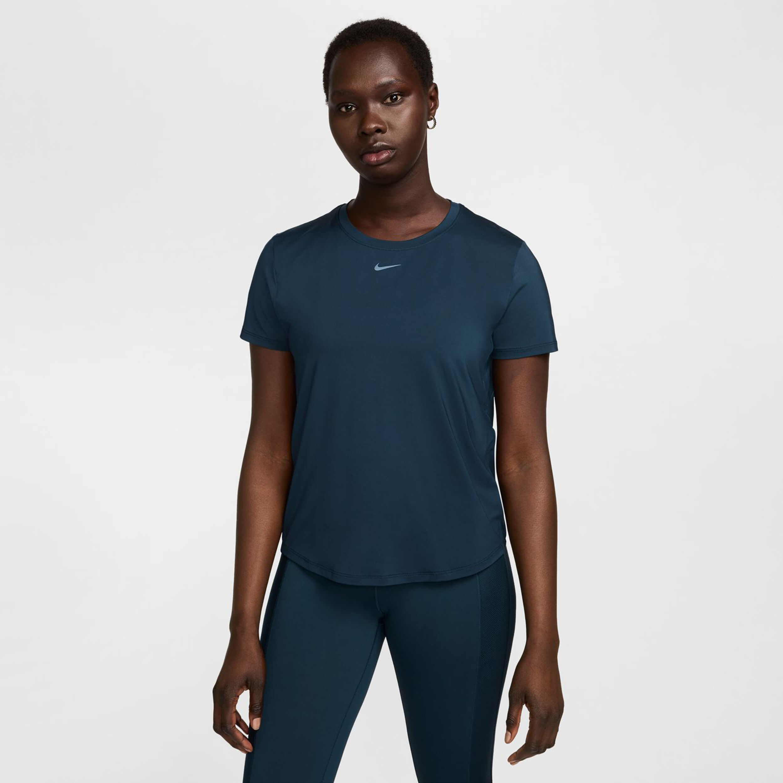 Blue nike shirt women's discount