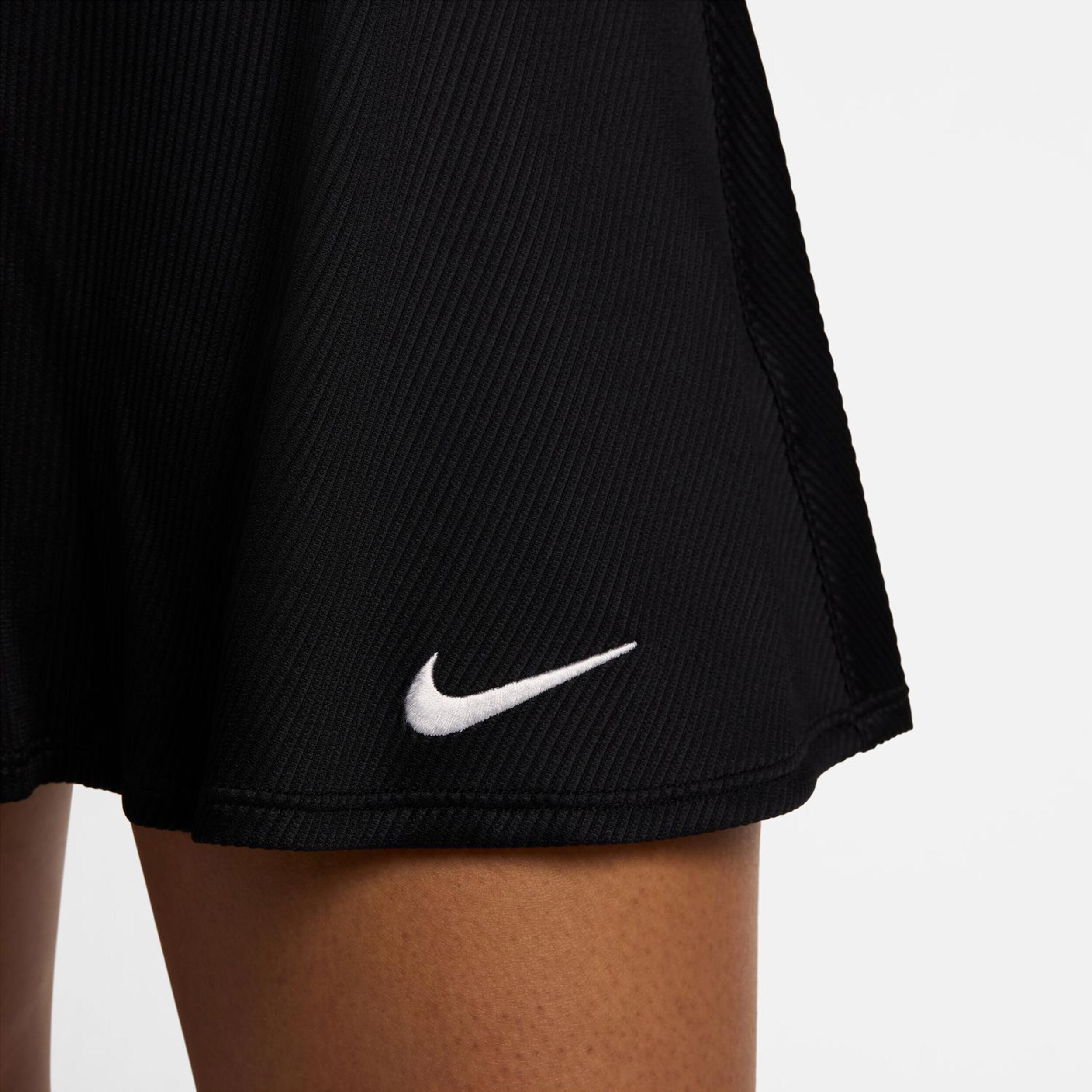 Buy Nike Dri Fit Advantage Regular Skirt Women Black online Tennis Point UK