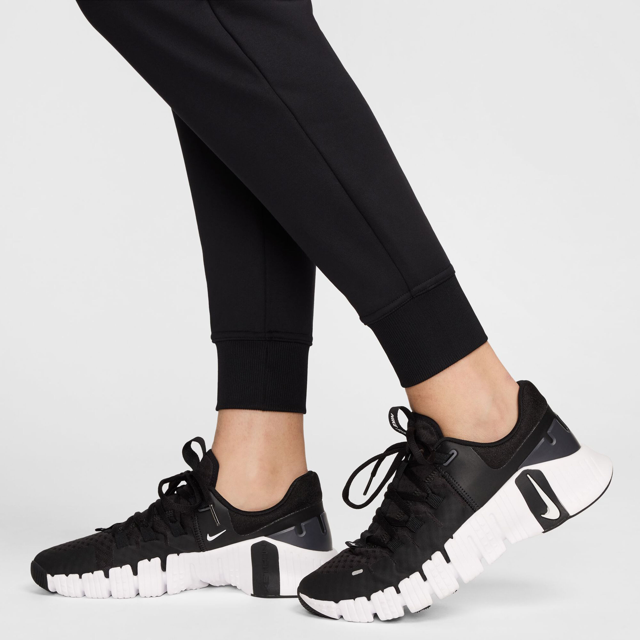 Buy Nike One Therma Fit Training Pants Women Black online Tennis Point UK