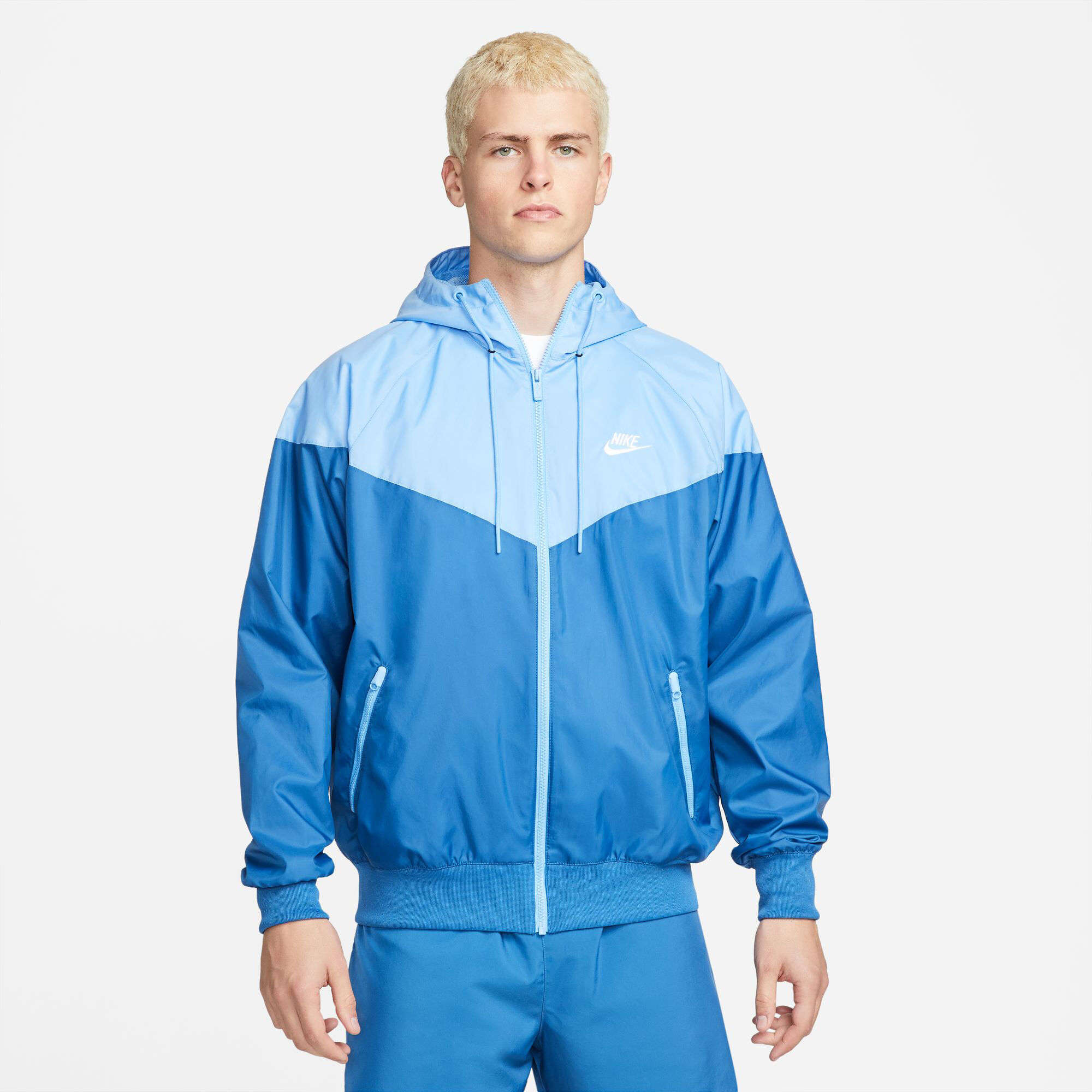 Light blue nike windrunner discount