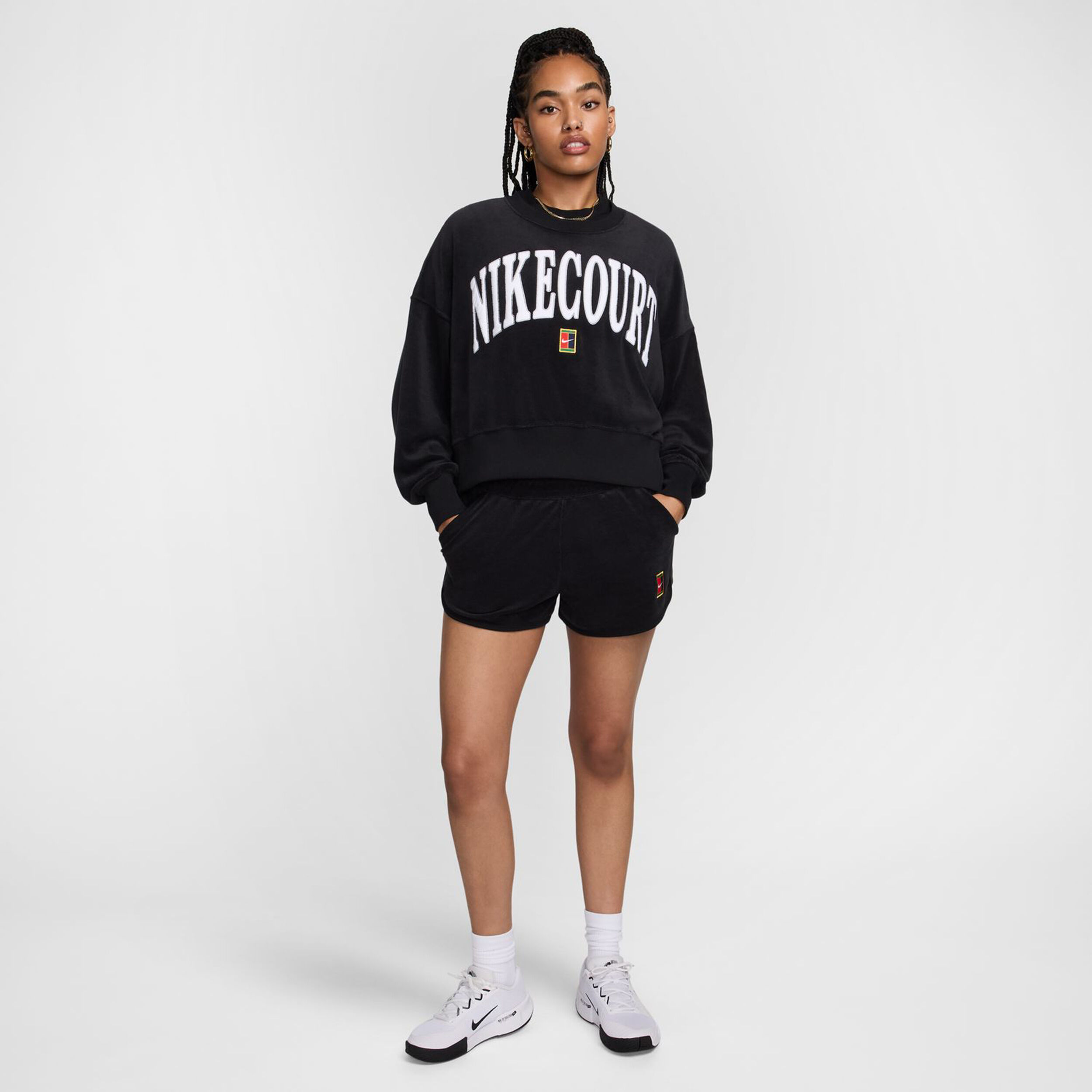 nike court fleece sports inspired crew sweat in black