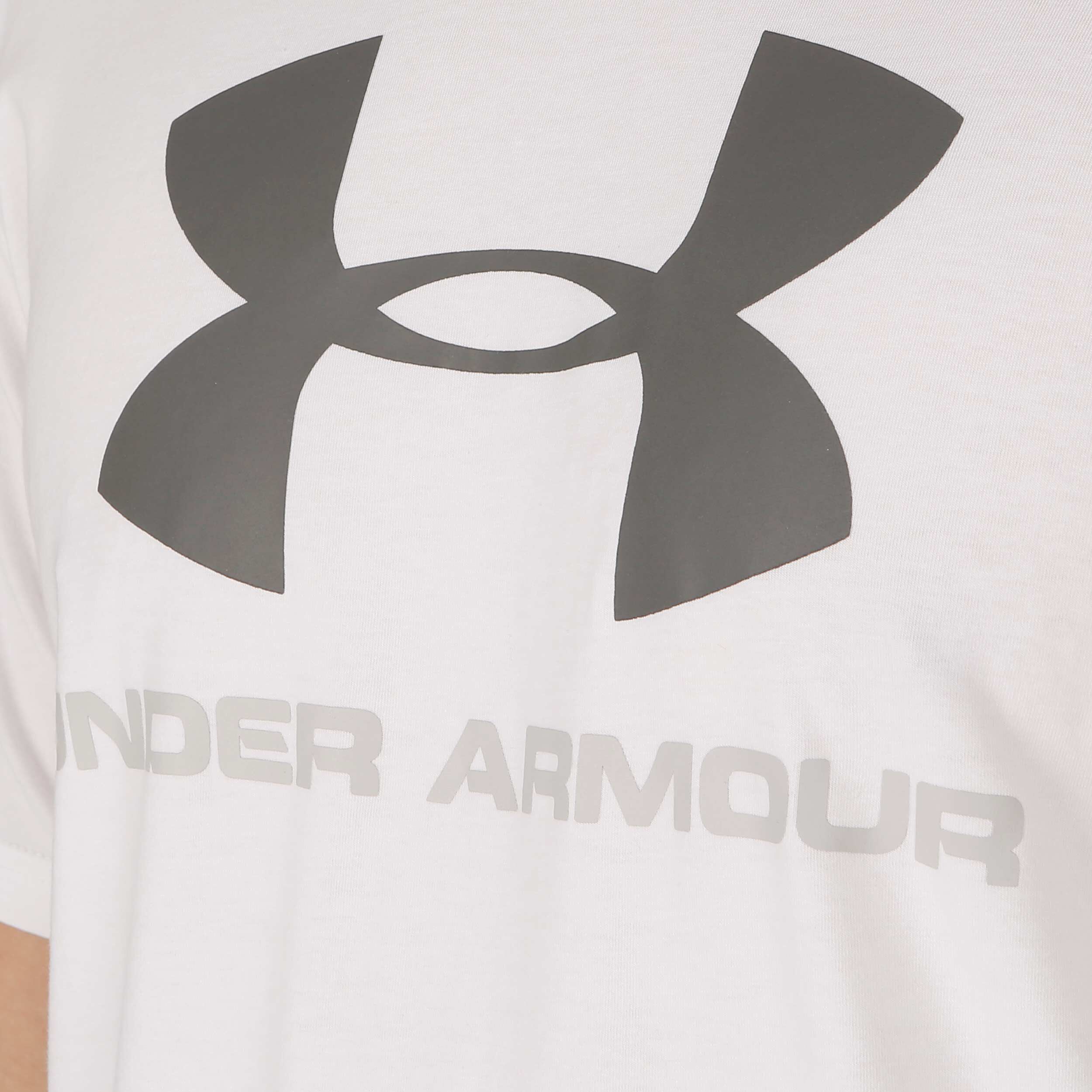 Buy Under Armour Charged Cotton Sportstyle Logo T Shirt Men White Grey online Tennis Point UK