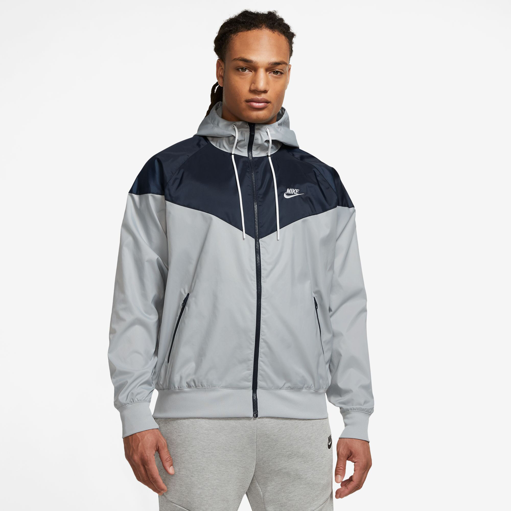 Nike heritage windbreaker jacket clearance