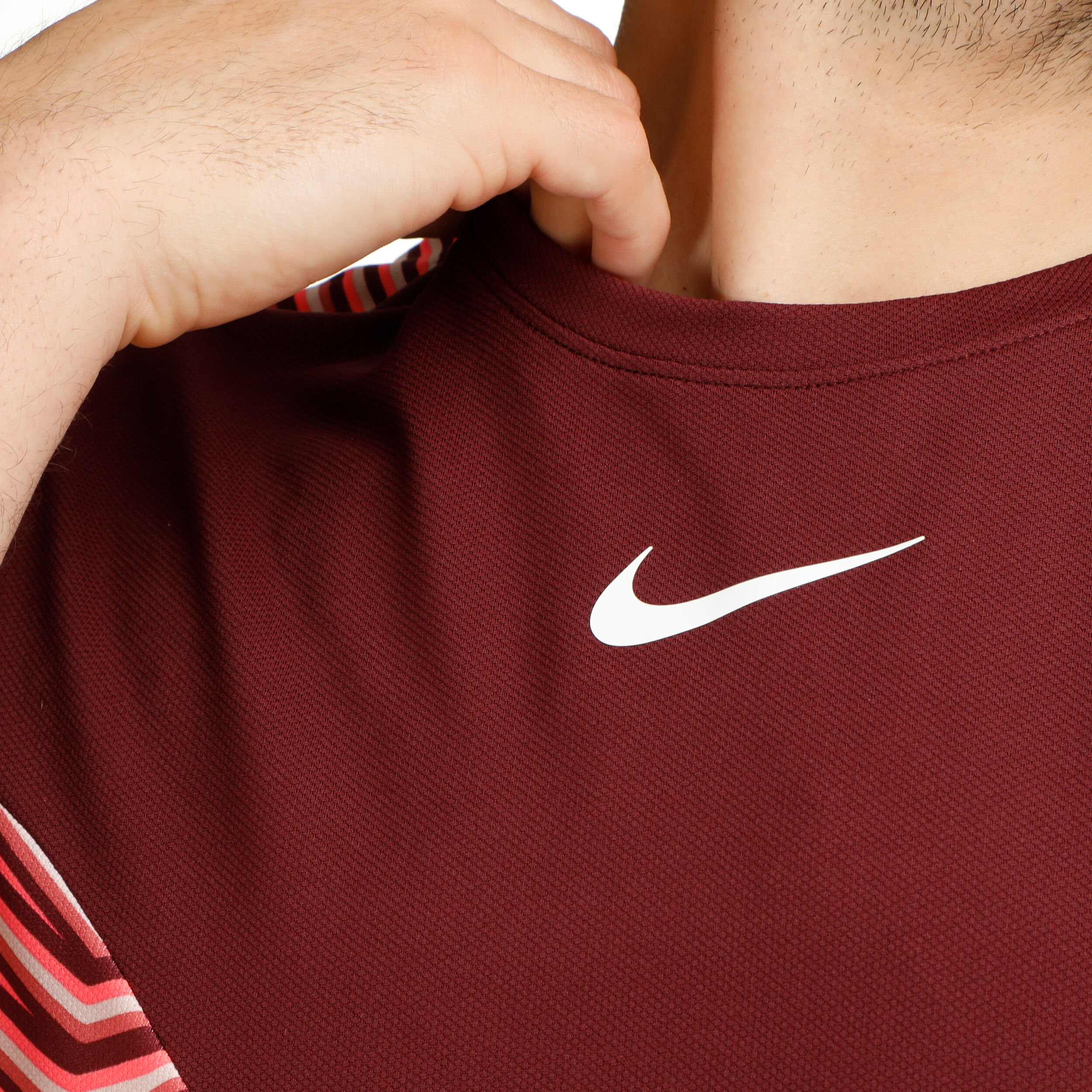 Mens burgundy deals nike shirt