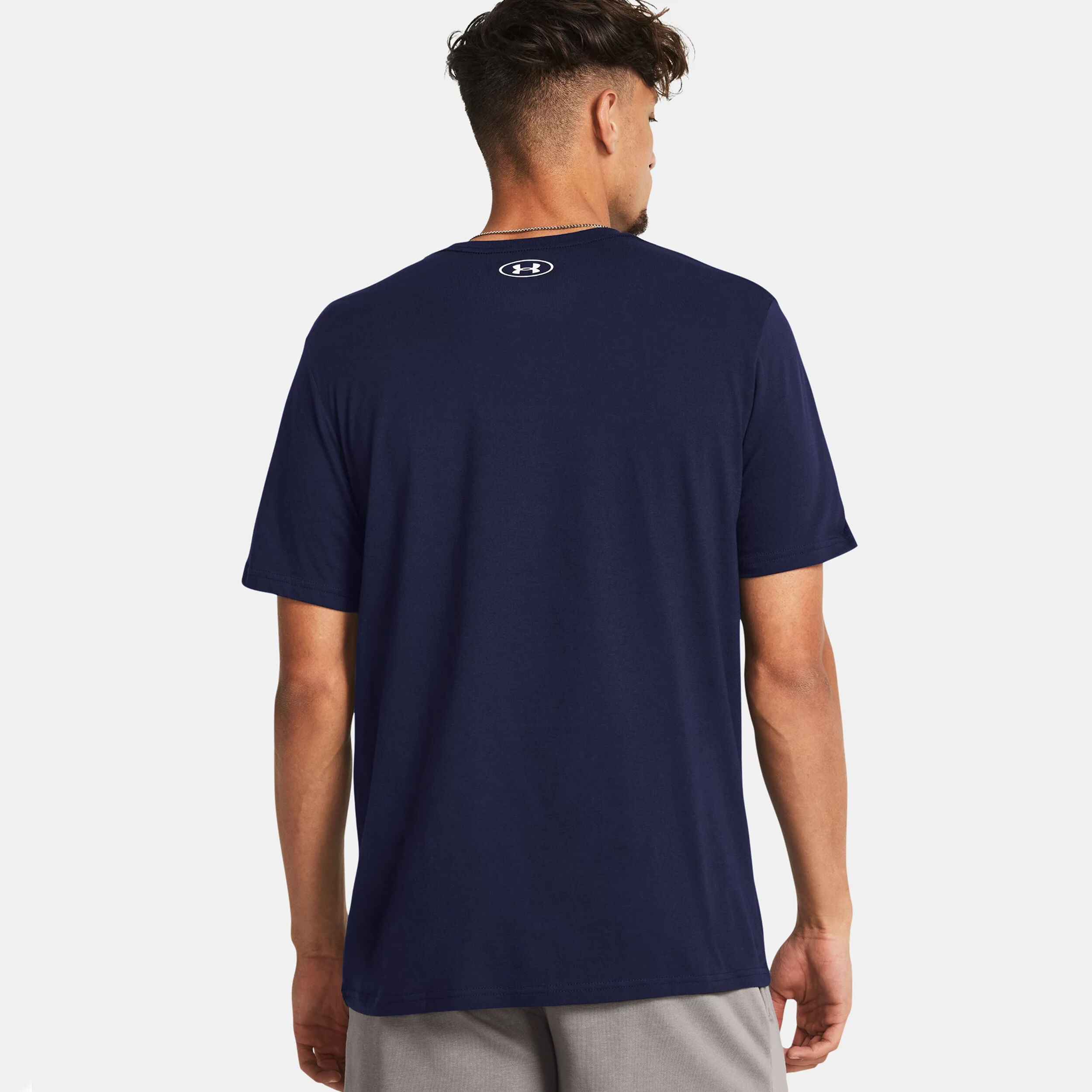 Under armour store tennis tops