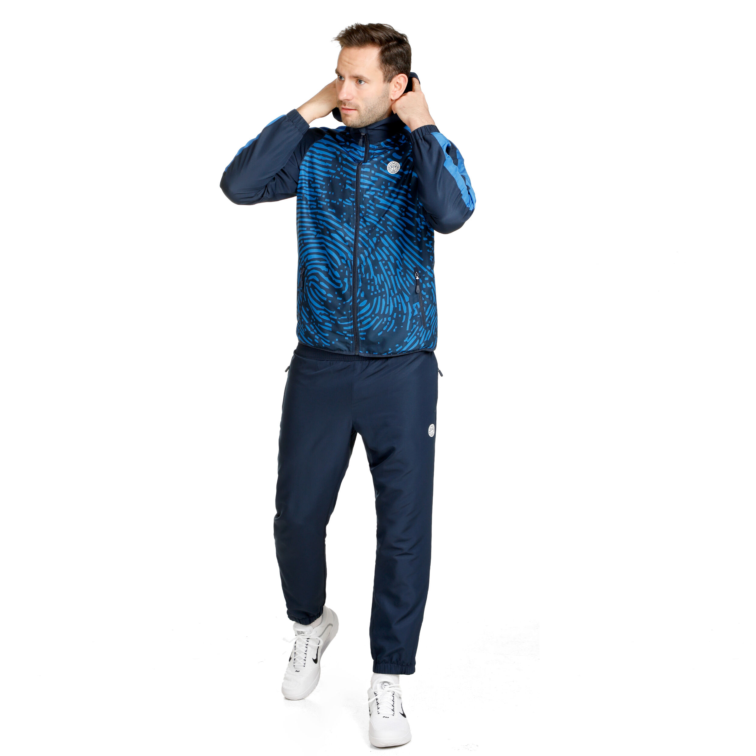 Chelsea tracksuit mens uk best sale