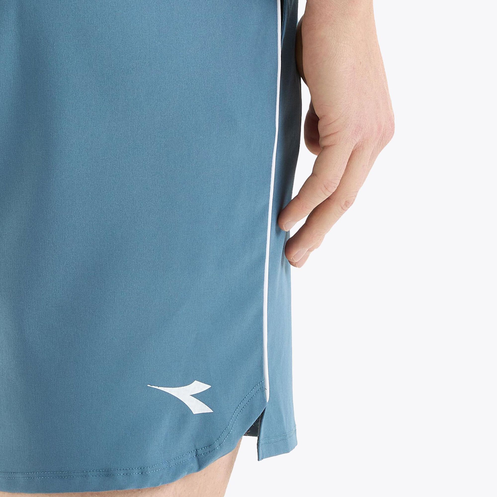 Diadora