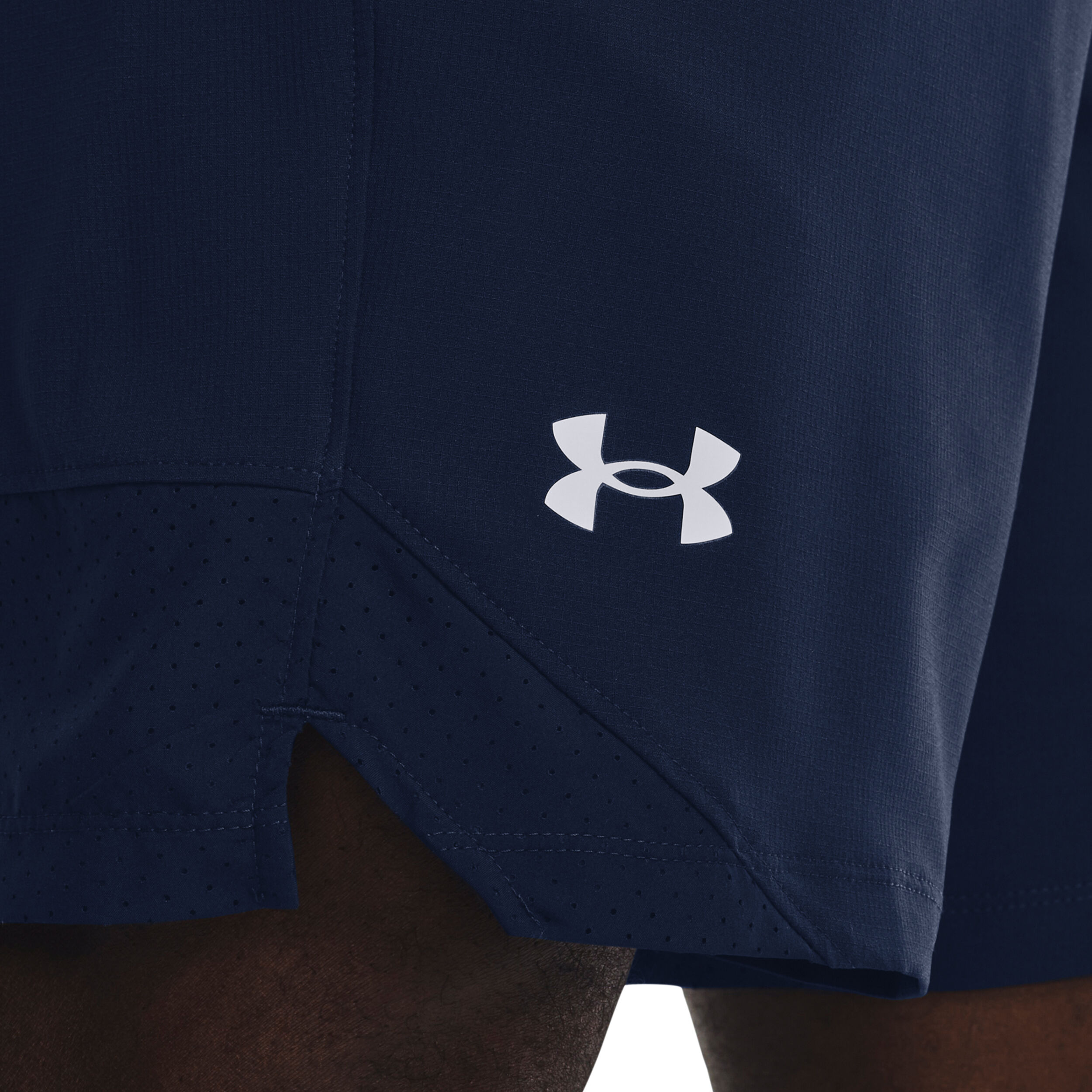 Vanish Woven 8in Shorts Men Dark Blue